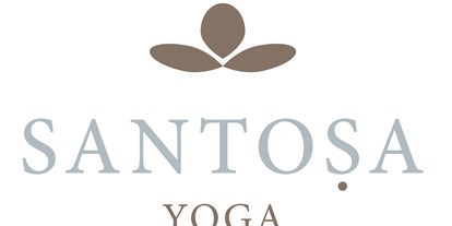 Yogakurs - vorhandenes Yogazubehör: Stühle - Bayern - Santosa Yoga - Das Yogastudio in München Giesing - Santosa Yoga