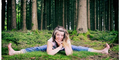 Yogakurs - Art der Yogakurse: Community Yoga (auf Spendenbasis)  - Hessen Süd - Verbundenheit - Annette Päßler