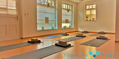 Yogakurs - Yogastil: Vinyasa Flow - Rotenburg an der Fulda - Yoga Studio: YourLife.Yoga, Yoga mit Annouck - Annouck Schaub
