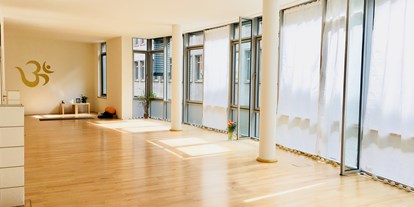 Yogakurs - Kurssprache: Englisch - Elbeland - Yoga-Raum - Power Yoga Leipzig