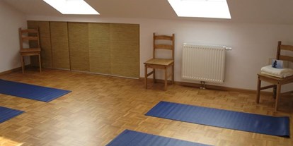 Yogakurs - Kurssprache: Englisch - Schwarzwald - Kursraum - hier für Yoga - Joachim Räuber