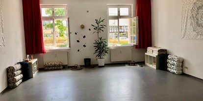 Yogakurs - Art der Yogakurse: Geschlossene Kurse (kein späterer Einstieg möglich) - Darmstadt - Katja Waldhaus