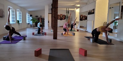 Yogakurs - Yogastil: Meditation - Zülpich - Yoga Flow 
Hatha Yoga - Sevil-Anne Zeller   namaste Yoga Loft