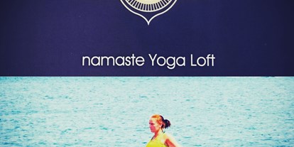 Yogakurs - vorhandenes Yogazubehör: Stühle - Zülpich - Sevil-Anne Zeller   namaste Yoga Loft