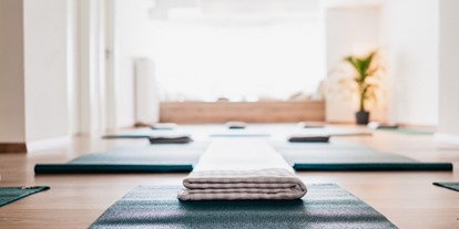 Yogakurs - Yogastil: Meditation - Radebeul - Unser Yoga-Raum bietet Platz für bis zu 15 Teilnehmer. - Café Achtsam - Das Yoga-Café