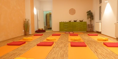 Yogakurs - Erfahrung im Unterrichten: > 500 Yoga-Kurse - Baden-Württemberg - Der Yoga Raum auf der Lange Str. 52 - Beate Koch-Seckinger