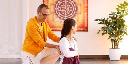 Yogakurs - Erfahrung im Unterrichten: > 2000 Yoga-Kurse - Herzraum Yoga Krefeld (Inh. Balarama Daniel de Lorenzo)