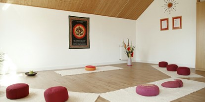 Yogakurs - Kurssprache: Deutsch - Darmstadt - der Yoga Raum - Oliver Hage