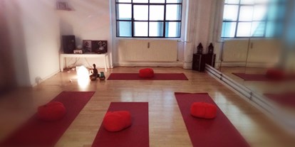 Yogakurs - Art der Yogakurse: Offene Kurse (Einstieg jederzeit möglich) - München - Der Übungsraum bei Lovely Spirit Yoga - LovelySpirit Yoga