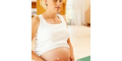 Yogakurs - Kurse für bestimmte Zielgruppen: Rückbildungskurse (Postnatal) - Bayern - Yoga für Schwangere in München Solln mit Krankenkassenzuschuss mit Eva Holl - devayani yoga Eva Holl