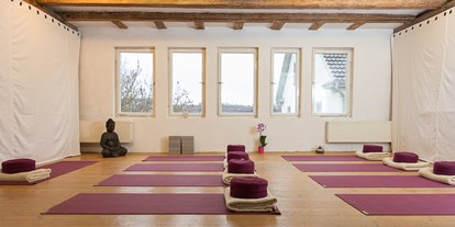 Yogakurs - Yogastil: Hatha Yoga - Baden-Württemberg - Hatha Yoga Präventionskurs Krankenkassen bezuschusst in der Seegrasspinnerei oder auch als Onlinekurs mit Krankenkassenbezuschussung - Sylvies Yoga in Nürtingen