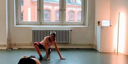 Yogakurs - Ausstattung: Umkleide - Bremen - Strala mit Frauke in Berlin  - Shine&Sway - STRALA Yoga mit Frauke