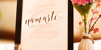 Yogakurs - Yogastil: Iyengar Yoga - Deutschland - Herzlich Willkommen! - Yoga.Raum Auerbach Anke Löser