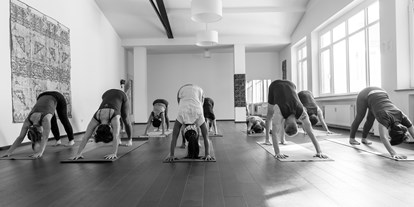 Yogakurs - Ambiente: Gemütlich - Köln Rodenkirchen - Ashtanga Yogawerkstatt
