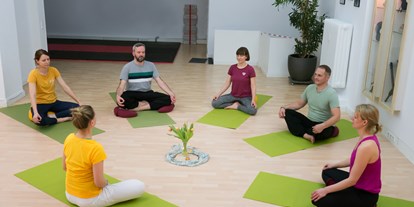 Yogakurs - vorhandenes Yogazubehör: Yogagurte - Hamburg-Stadt Winterhude - Yoga Lotusland Hamburg
