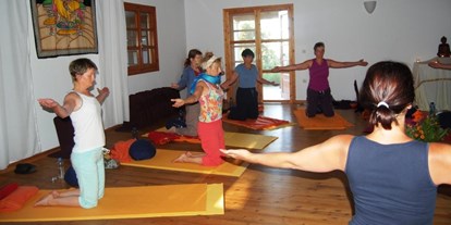 Yogakurs - vorhandenes Yogazubehör: Decken - Mönchengladbach - Haus für Yoga und Gesundheit