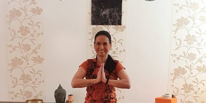 Yogakurs - vorhandenes Yogazubehör: Sitz- / Meditationskissen - Namaste - YiYaYoga by Dana