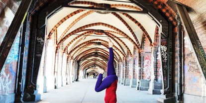 Yogakurs - Erfahrung im Unterrichten: > 2000 Yoga-Kurse - Berlin-Stadt Friedrichshain - Brigitte Zehethofer