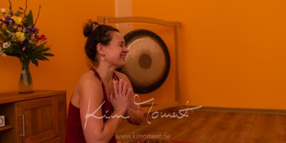 Yogakurs - Erfahrung im Unterrichten: > 5000 Yoga-Kurse - Zentrum Yoga und  Coaching "BewusstSein & Leben"