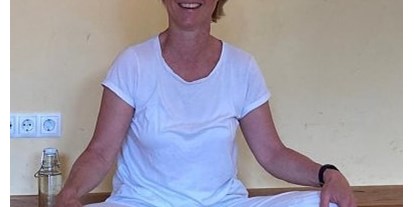 Yogakurs - spezielle Yogaangebote: Yogatherapie - Binnenland - Im Yoga Raum in Honigsee - Kundalini Yoga in Honigsee und online