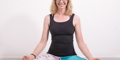 Yogakurs - vorhandenes Yogazubehör: Yogamatten - Borchen - Kathrin Wibbing