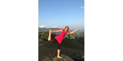 Yogakurs - vorhandenes Yogazubehör: Sitz- / Meditationskissen - Borchen - Yoga im Himalaya - Kathrin Wibbing