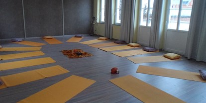 Yogakurs - spezielle Yogaangebote: Yogatherapie - Erzgebirge - Steffi Hübl - Yogaschule Lebensbaum