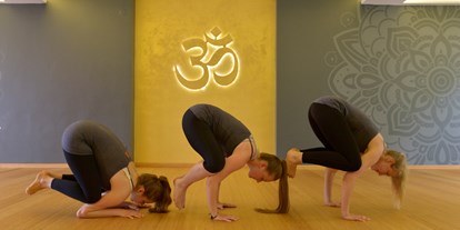 Yogakurs - Ausstattung: Umkleide - Essen - Basic Yoga - YOGANOVA