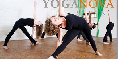 Yogakurs - geeignet für: Kinder / Jugendliche - Ruhrgebiet - https://scontent.xx.fbcdn.net/hphotos-xpa1/t31.0-8/s720x720/11141354_1135050486522333_6119918692344076213_o.jpg - YOGANOVA