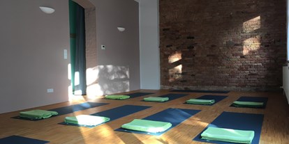 Yogakurs - Art der Yogakurse: Offene Kurse (Einstieg jederzeit möglich) - Berlin-Stadt Bezirk Friedrichshain-Kreuzberg - Studio 108 Judith Mateffy