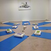 Yoga - https://scontent.xx.fbcdn.net/hphotos-xtl1/t31.0-8/q82/s720x720/12698538_1704786046469155_7981383918894273464_o.jpg - Yoga Pilates Zentrum Geisenhausen