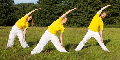 Yogakurs - Anzahl der Unterrichtseinheiten (UE): 500 UE - Deutschland - 2-Jahres-Yogalehrer*in Ausbildung: 4 Wochen intensiv + Bausteine