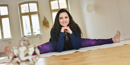 Yogakurs - Weitere Angebote: Seminare - Hamburg - Alina Zach yogalina yoga happy hips - Yogalina