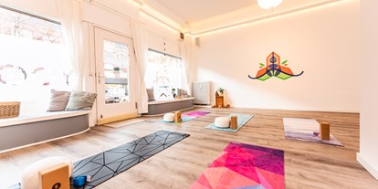 Yogakurs - vorhandenes Yogazubehör: Sitz- / Meditationskissen - Hamburg-Stadt Hamburg-Nord - Yogaraum  - Yogibude