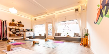 Yogakurs - vorhandenes Yogazubehör: Sitz- / Meditationskissen - Hamburg - Yogaraum - Yogibude