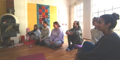 Yogakurs - Hannover Ricklingen - Vinyasayogalehrer *Innen Ausbildung  - Shivas Yoga Lounge