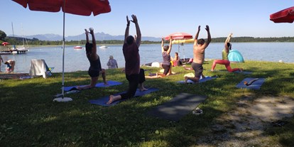Yogakurs - spezielle Yogaangebote: Yogatherapie - Oberbayern - Strandyoga - Verena & Nic / Yoginissimus
