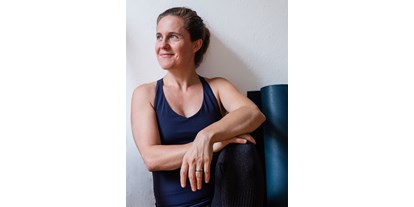 Yogakurs - vorhandenes Yogazubehör: Yogablöcke - Elbeland - soyoga - Sonja Riedel
