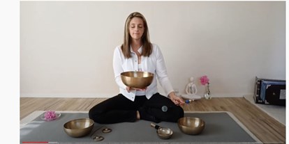 Yogakurs - vorhandenes Yogazubehör: Sitz- / Meditationskissen - Lauda-Königshofen - Mein Kanal auf YouTube - Sabine Ott