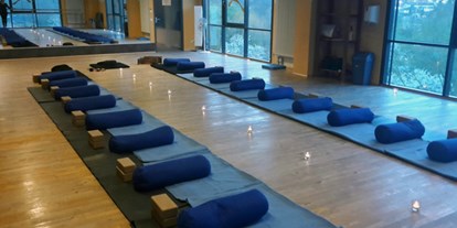 Yogakurs - spezielle Yogaangebote: Meditationskurse - Hessen Süd - Unser Yogaraum - Sabine Freitag / Bewegungsforum