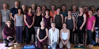 Yogakurs - Ausstattung: Yogashop - Hessen Süd - Yogaworkshop mit Jacalyn Prete - Sabine Freitag / Bewegungsforum
