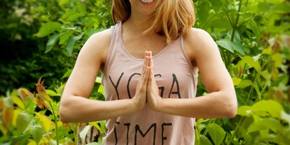 Yogakurs - Yogastil: Vinyasa Flow - Marktbreit - Katharina Effling - Inhaberin, Tanz- Fitness- und Yogalehrerin - Fit&Glücklich