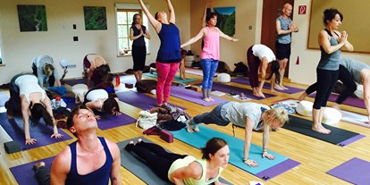 Yogakurs - Vermittelte Yogawege: Bhakti Yoga (Yoga der Hingabe) - be better YOGA Lehrerausbildung, Modul A/20