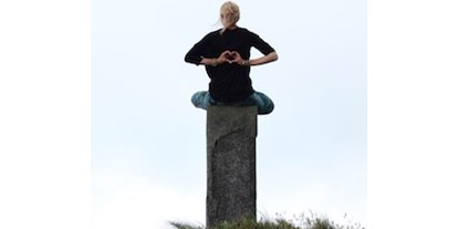 Yogakurs - vorhandenes Yogazubehör: Yogagurte - Rheinland-Pfalz - Heart To Heart Personal Yoga - Heart to Heart Yoga