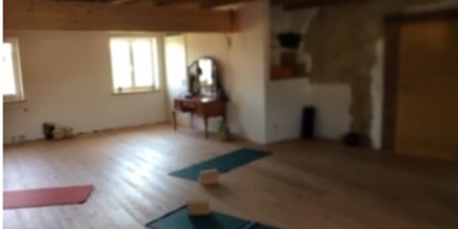 Yogakurs - Ambiente: Kleine Räumlichkeiten - Yogischmiede Buchenlohe