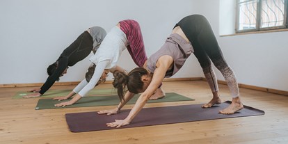 Yoga course - Ausstattung: Yogabücher - Austria - Yoga mit Christina