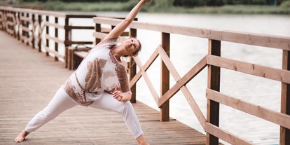 Yogakurs - geeignet für: Dickere Menschen - Izabela Brehm / Yoga Monheim