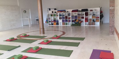 Yogakurs - Art der Yogakurse: Offene Kurse (Einstieg jederzeit möglich) - Chemnitz Kaßberg - YOGABASICS Silvio Fritzsche