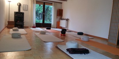 Yogakurs - vorhandenes Yogazubehör: Meditationshocker - Schenefeld (Kreis Pinneberg) - Yoga in Schenefeld