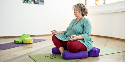 Yogakurs - Kurse für bestimmte Zielgruppen: Yoga bei Krebs - Ois is Yoga